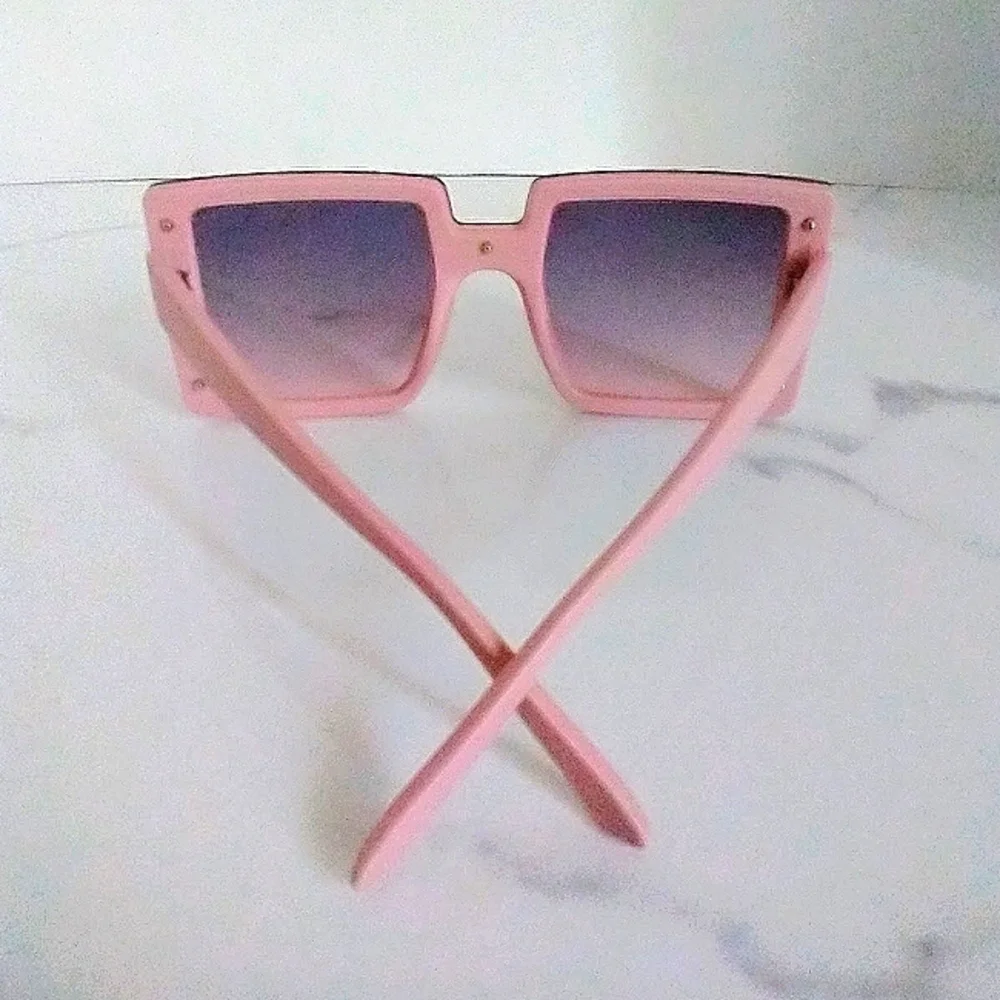 New Boutique Women's Square Oversized Sunglasses